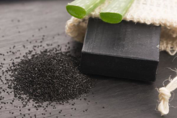 Imagen de JABON CARBON ACTIVADA Y ARCILLA VERDE - NATURALMENTE